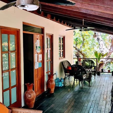 Hotel Iguanito Санта Каталина Екстериор снимка