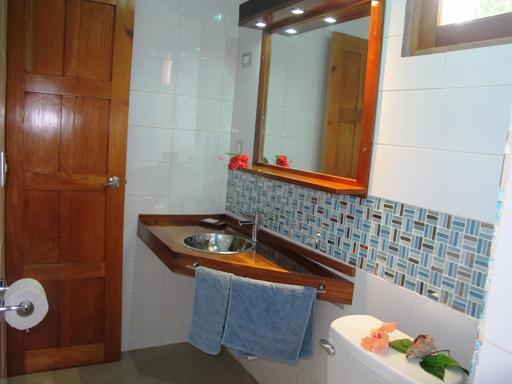Hotel Iguanito Санта Каталина Екстериор снимка