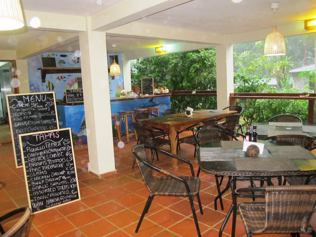 Hotel Iguanito Санта Каталина Екстериор снимка