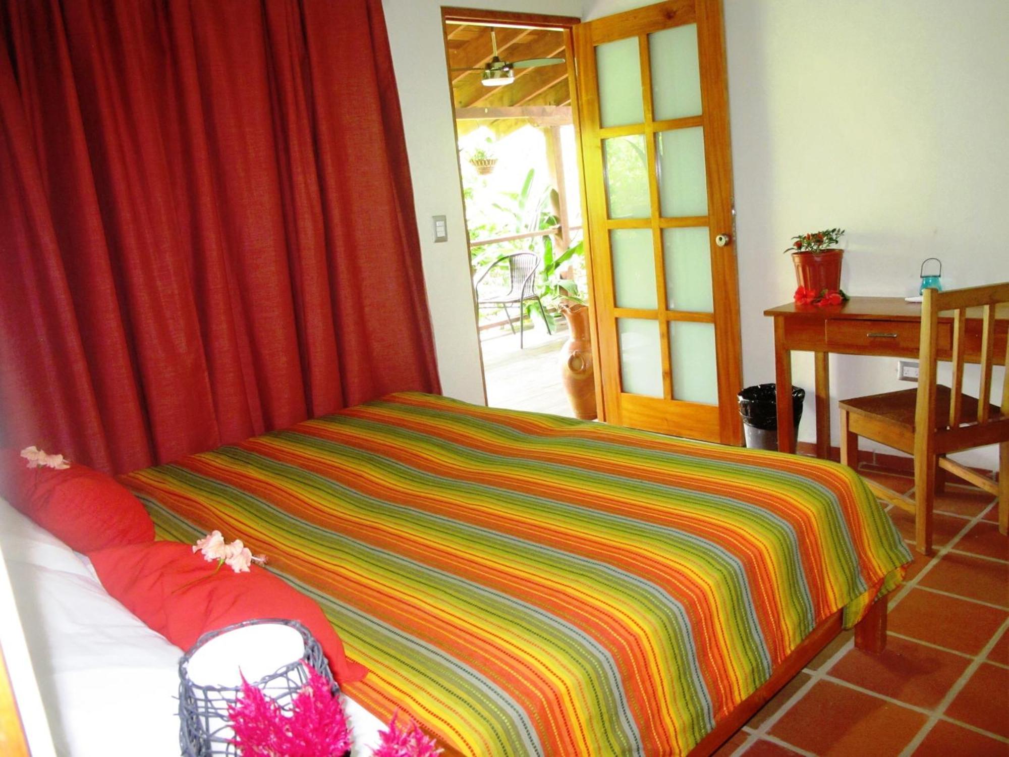 Hotel Iguanito Санта Каталина Екстериор снимка